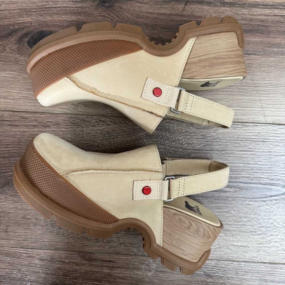 NWOT Sorel Roam’n RBR Platform Clogs, Slingback Mule, Tan with Red Buttons - Picture 10 of 11